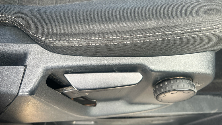 Ford Transit Custom 320 L1 Diesel Fwd 2.0 EcoBlue 170ps Low Roof D/Cab Limited Van Auto